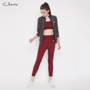 Yoga tracks with Basic T-shirt