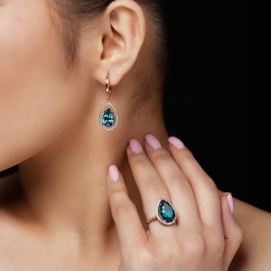 jewellery as a date night gift